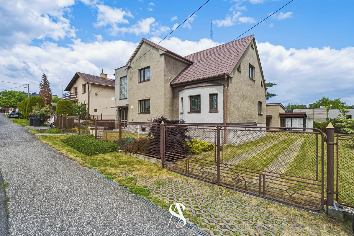 Prodej rodinného domu 179 m², pozemek 971 m²